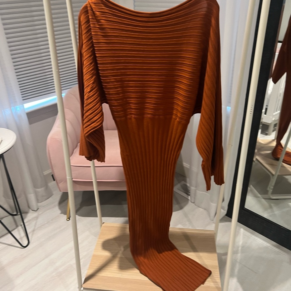 NWT Fashion nova rust color maxi dress size S never worn